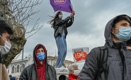 Turcja wypowiada Konwencję Stambulską. Francja krytykuje