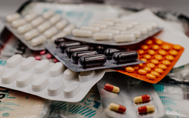 Firmy farmaceutyczne: ministerstwo zdrowia musi zmienić politykę cenową