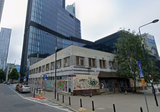 Budynek dawnego Wydziału Komunikacji przeznaczony jest do zbużenia. W jego miejscu ma powstać hotel 