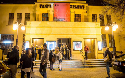 Teatr Powszechny w Łodzi, gdzie odbywa się Festiwal Sztuk Przyjemnych i Nieprzyjemnych.