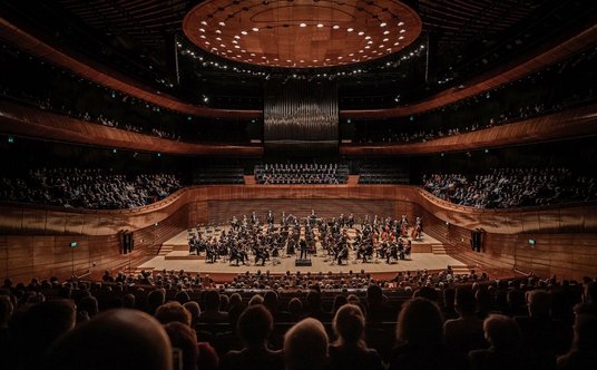 Wnętrze sali koncertowej w NOSPR-ze.