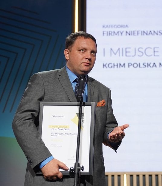 CEO Marcin Chludziński received the award for KGHM – winner in the category of non-financial compani