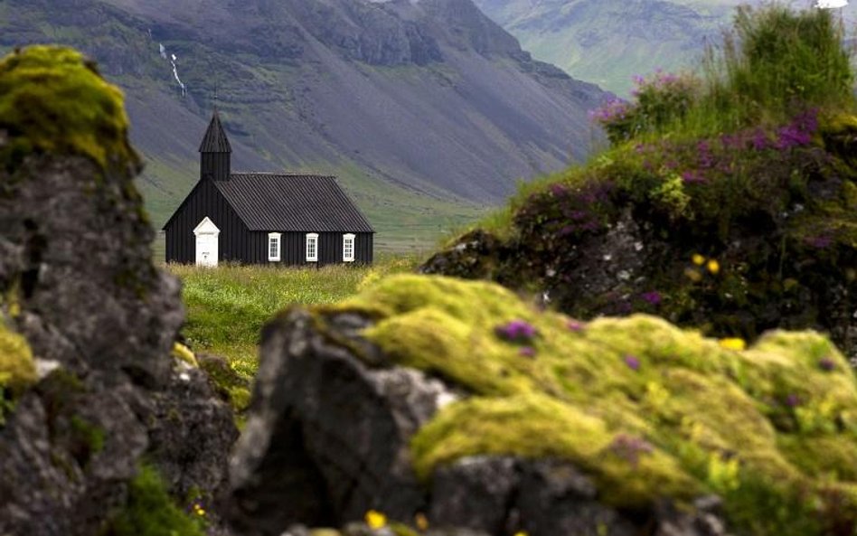 Jeśli wakacje, to może Islandia?