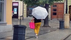 Początek tygodnia przyniesie ochłodzenie i deszcz, ale już w sobotę zrobi się cieplej