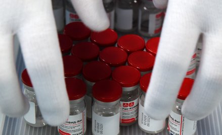 Rosja pracuje nad podwójną szczepionką - przeciw grypie i Covid-19