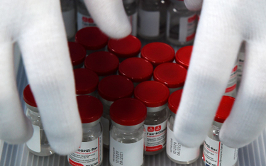 Rosja pracuje nad podwójną szczepionką - przeciw grypie i Covid-19