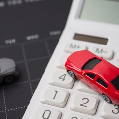 Przesunięty rok nie opóźnia zmian w amortyzacji pojazdów