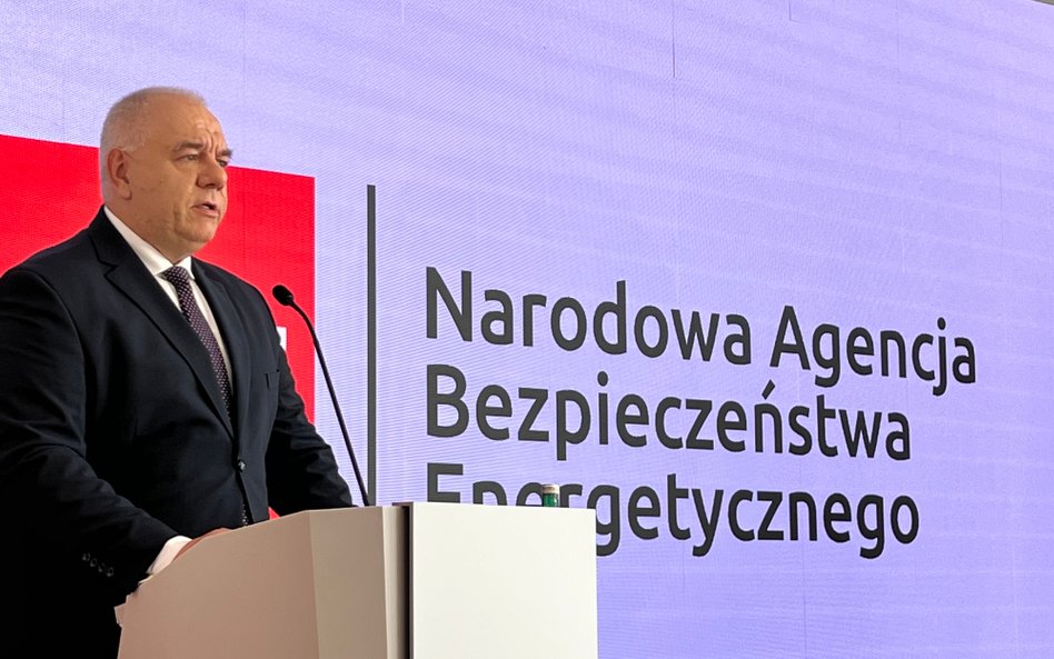 Jacek Sasin, minister aktywów państwowych podczas konferencji dot. powstania NABE