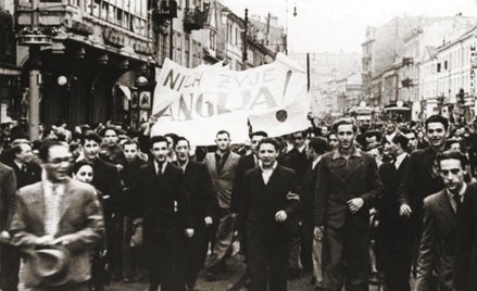 3 września 1939 r. mieszkańcy Warszawy zorganizowali spontaniczną manifestację pod ambasadą brytyjsk