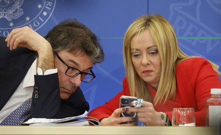 – Będziemy nadal wdrażali kamienie milowe, które są warunkiem dalszych subwencji – powiedział włoski