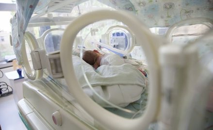 MZ o refundacji Synagisu: nie chcemy oszczędzać na starszych wcześniakach