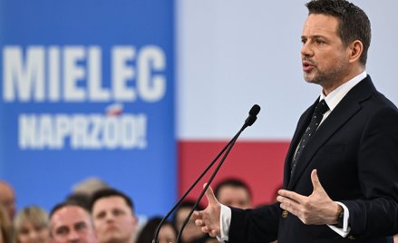 Prezydent Warszawy Rafał Trzaskowski podczas konwencji ph. "Podkarpacie naprzód!" w hali ARP w Mielc