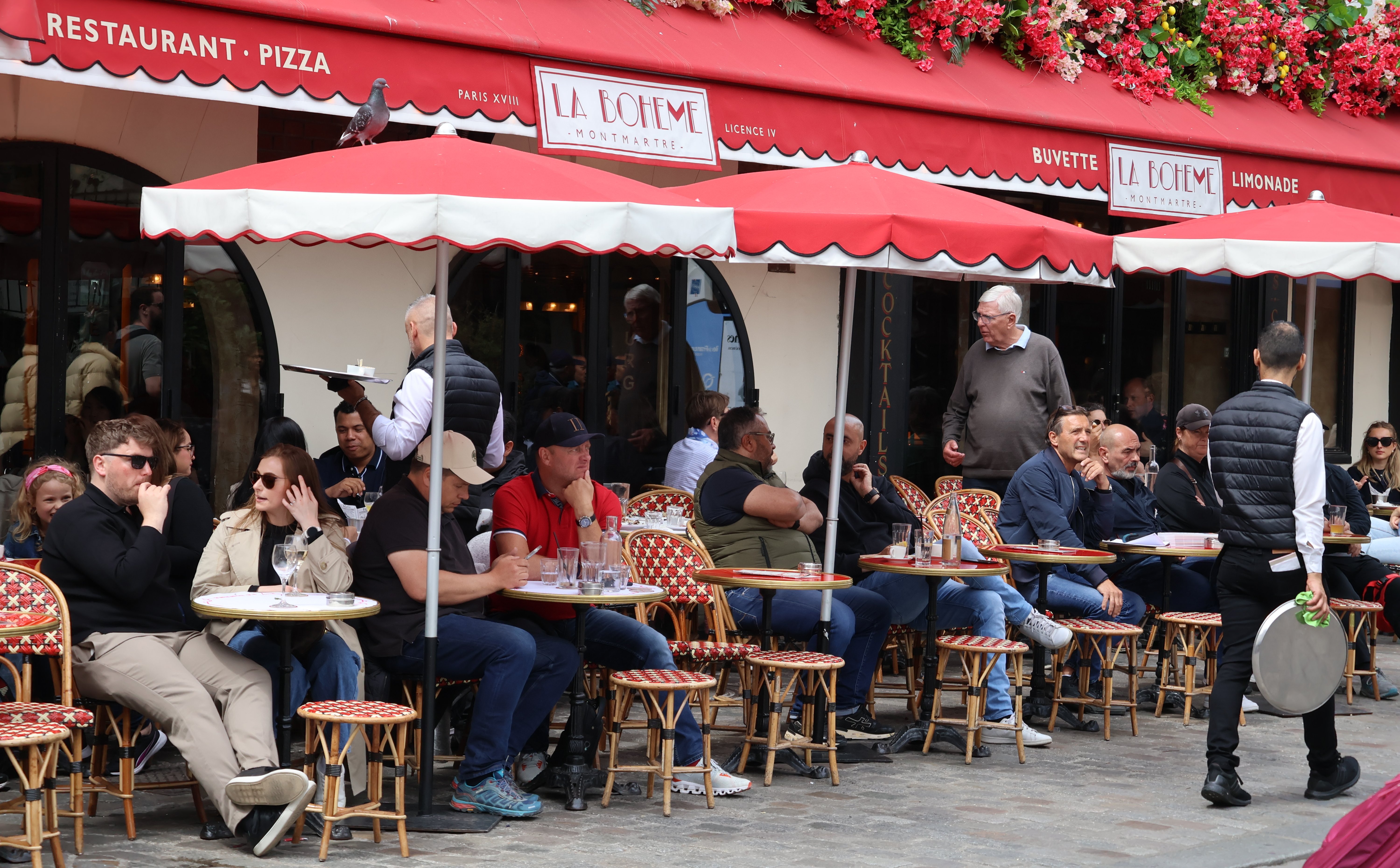 Paryż pęka w szwach od turystów. Władze mają plan, jak sobie poradzić z nowym rekordem