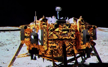 Chiński łazik Jadeitowy Królik, taki jak widoczny na zdjęciu, zbada ciemną stronę Księżyca.