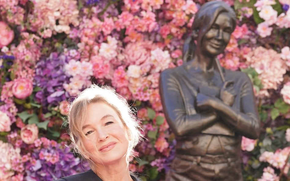 Odsłonięcie pomnika Bridget Jones trzydzieści lat po tym, jak pierwszy felieton z jej udziałem zosta