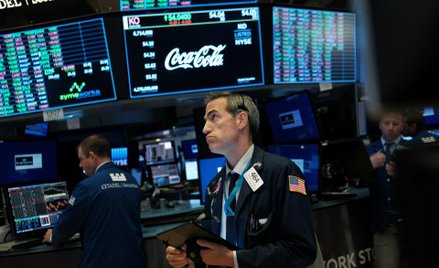 Spadki akcji i kryptowalut