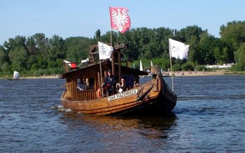 Rejsy organizowane będą w dwóch grupach: dla seniorów oraz dla wszystkich.