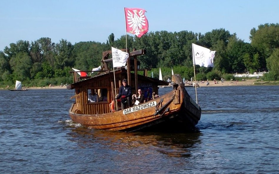 Rejsy organizowane będą w dwóch grupach: dla seniorów oraz dla wszystkich.