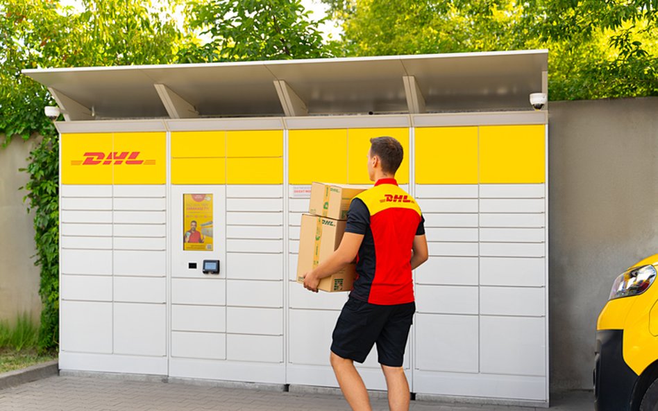 DHL goni konkurencję instalując automaty paczkowe