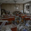 Zniszczona wiejska szkoła w miejscowości położonej między Chersoniem a Mikołajowem