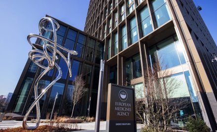 Molecure robi kolejny krok