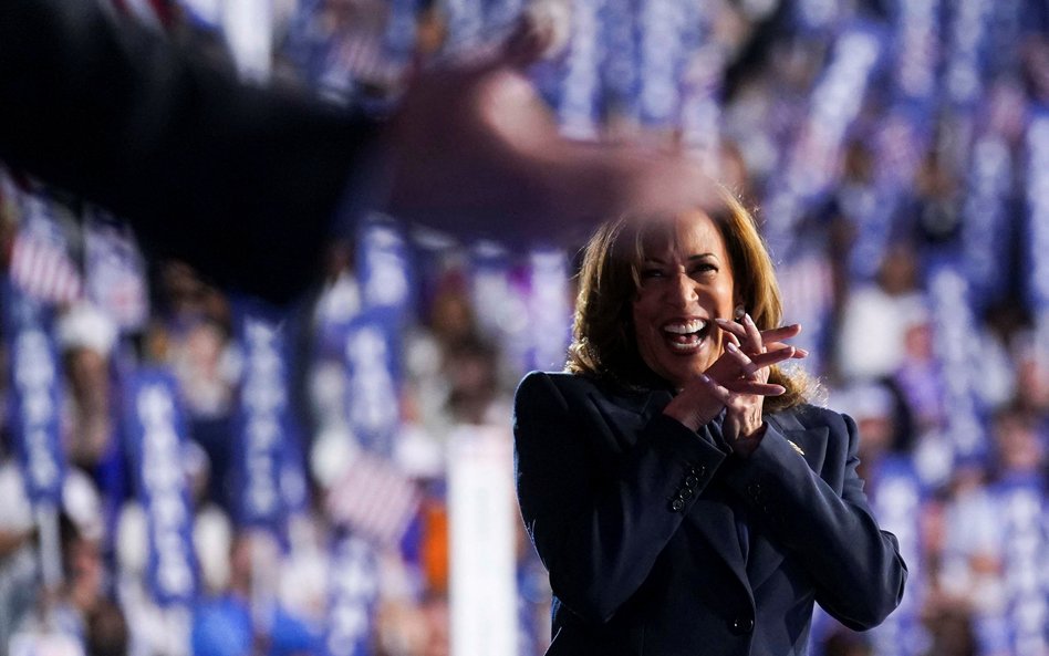 Kamala Harris podczas konwencji demokratów w Chicago.