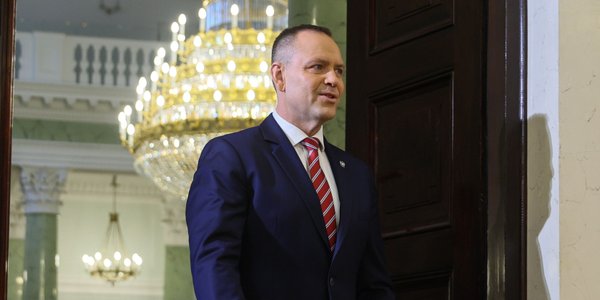 Sondaż: Młodzi Polacy chcą nowej konstytucji, starsi bardziej sceptyczni