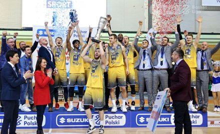 Koszykarze Agredu BMSlam Stali Ostrów Wlkp. po zdobyciu Pucharu Polski A.