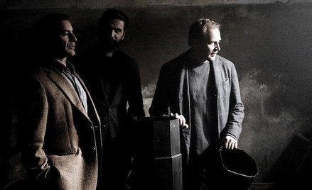 Czas na mroczną opowieść - rozmowa z Piotrem Adamczykiem