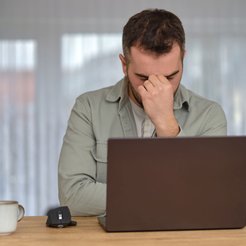 Fałszywe zawiadomienie i fałszywe oskarżenie to przestępstwa ścigane z urzędu.