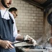 Francja: Właściciel restauracji musi zapłacić podatek za jedzenie we własnym lokalu