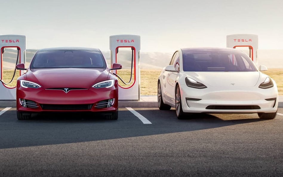 Tesla z rekordem, ale bez nowych modeli w tym roku