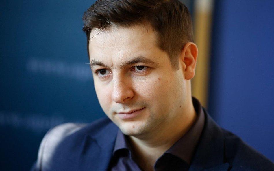 Wątpliwe wykształcenie Patryka Jakiego