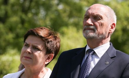 Rząd odpowiada posłowi: Jest 118 ministrów