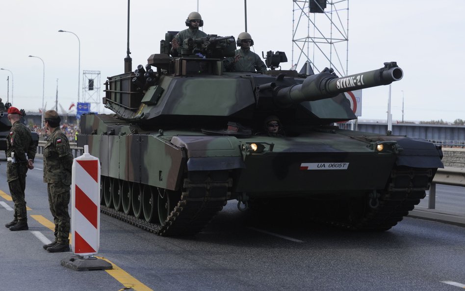 Czołg M1A1 Abrams z 1. Warszawskiej Brygady Pancernej nazwany Sitek-21 na cześć Mateusza Sitka na de