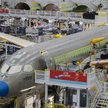Airbus działa w sektorach lotniczym, obronnym i kosmicznym. Zatrudnia na całym świecie 148 tys. osób