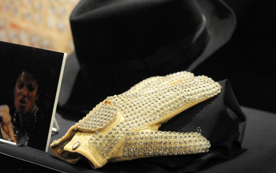 Kolekcja pamiątek po królu pop - Michaelu Jacksonie została zlicytowana w domu aukcyjnym Julien's za