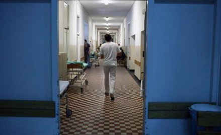 Sprawy o błędy medyczne ciągną się latami, ale gdy już zapada wyrok, odszkodowania mogą sięgać milio