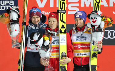 Junshiro Kobayashi (w środku), Kamil Stoch i Stefan Kraft – trójka najlepszych w konkursie Pucharu Ś