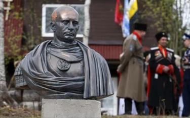 Pomnik Putina w miejscowości Agałatowo (20 km od Petersburga)
