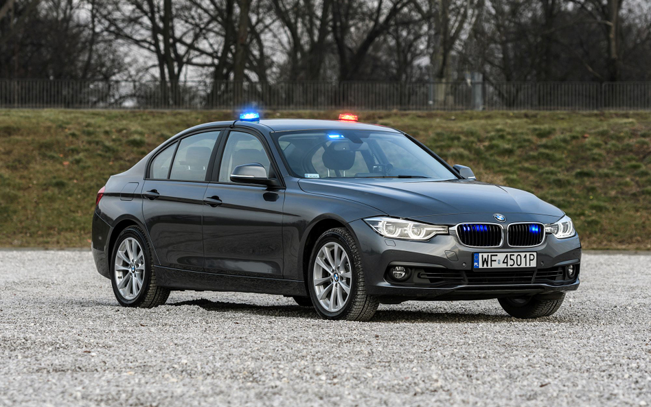 Co drugie policyjne BMW jest już rozbite