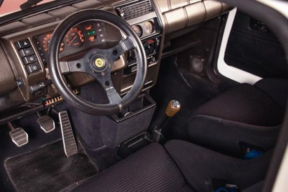 To auto dla amatorów mocnych wrażeń, bez luksusów i bogatego wyposażenia. Na zakrętach nie wypadniem