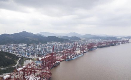 Chiny zamykają ogromny port z powodu Covid-19