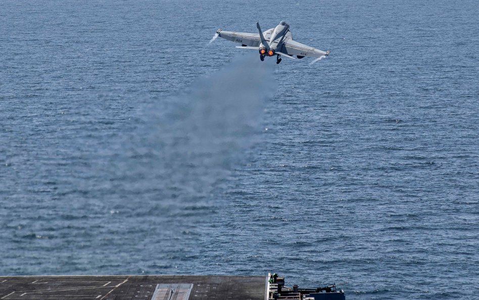 Amerykanie od soboty atakują cele w Iranie