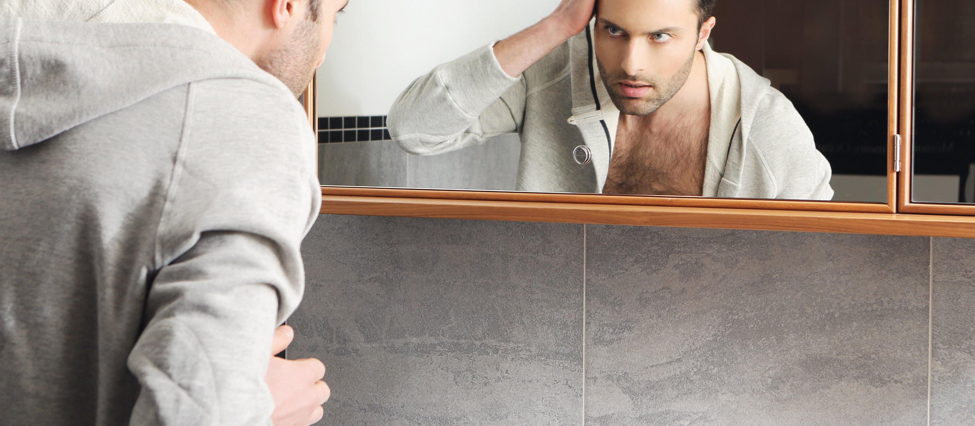 Przystojny za wszelką cenę. Looksmaxxing – kontrowersyjny trend wśród mężczyzn