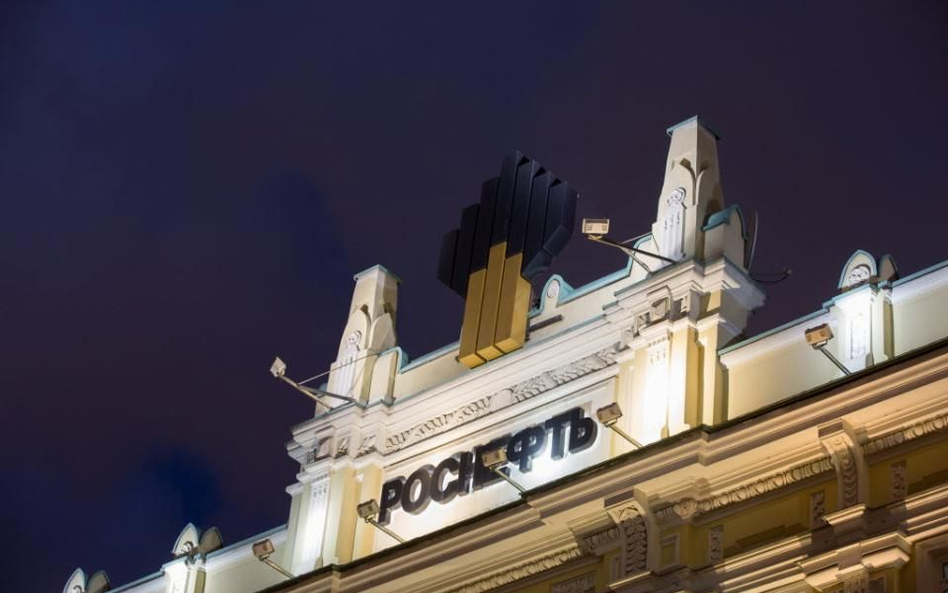 Rosneft wyssie ruble z rynku