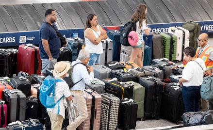 Awaria spowodowana przez CrowdStrike uziemiła wiele lotów na całym świecie. Pasażerowie, którzy dośw