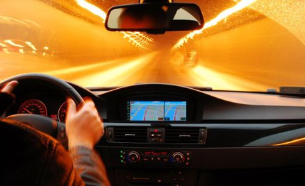 KER: reklamy BMW sprzeczne z etyką, bo zachęcały do niebezpiecznej jazdy