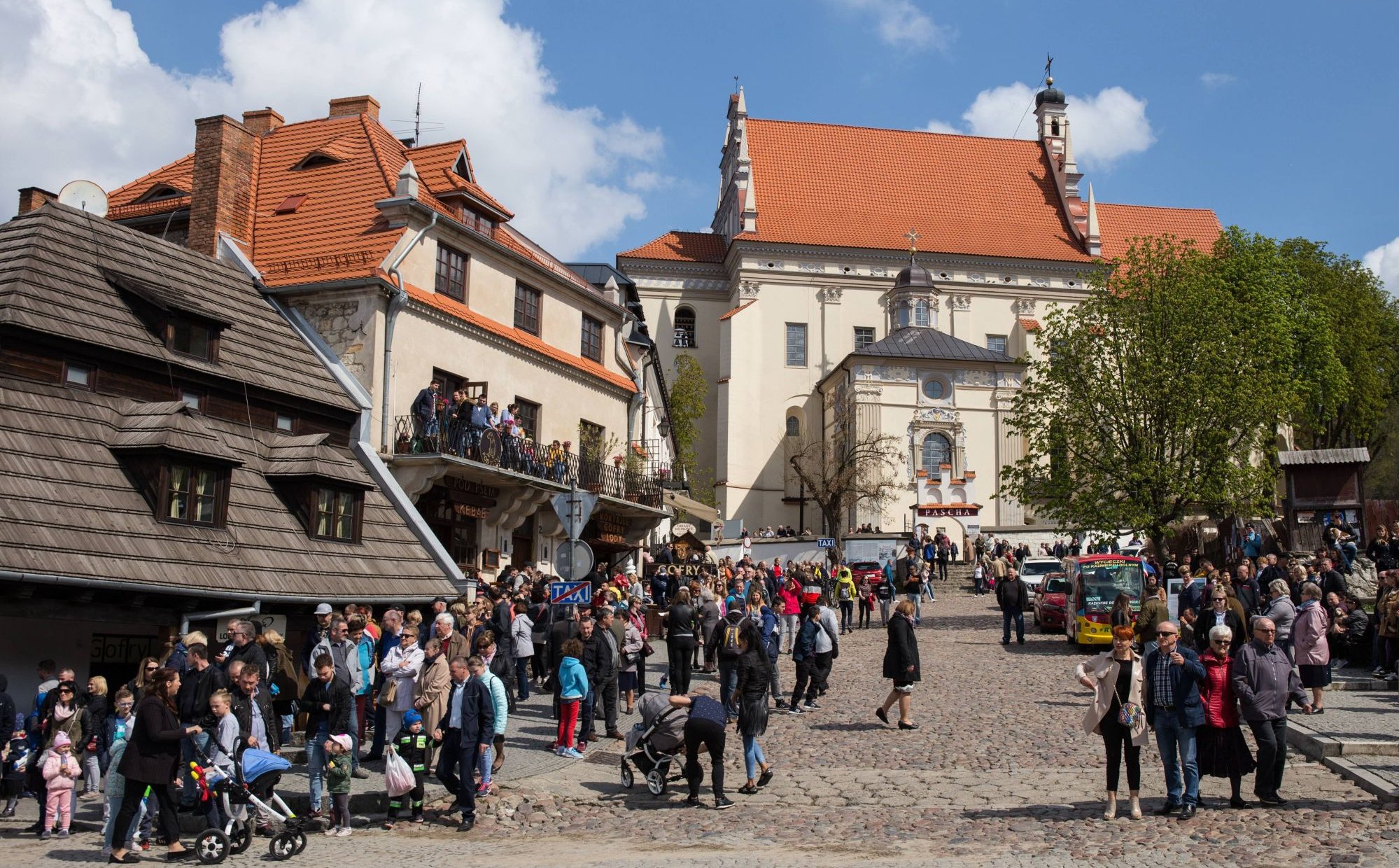 Wielkanocne wyjazdy Polaków. „Turystyka krajowa zyskuje na znaczeniu”