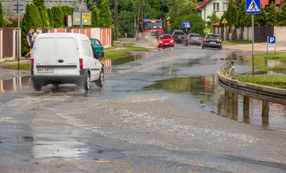 Retencja pozwala kumulować nadmiar wód opadowych, które w innych warunkach mogłyby prowadzić do zale
